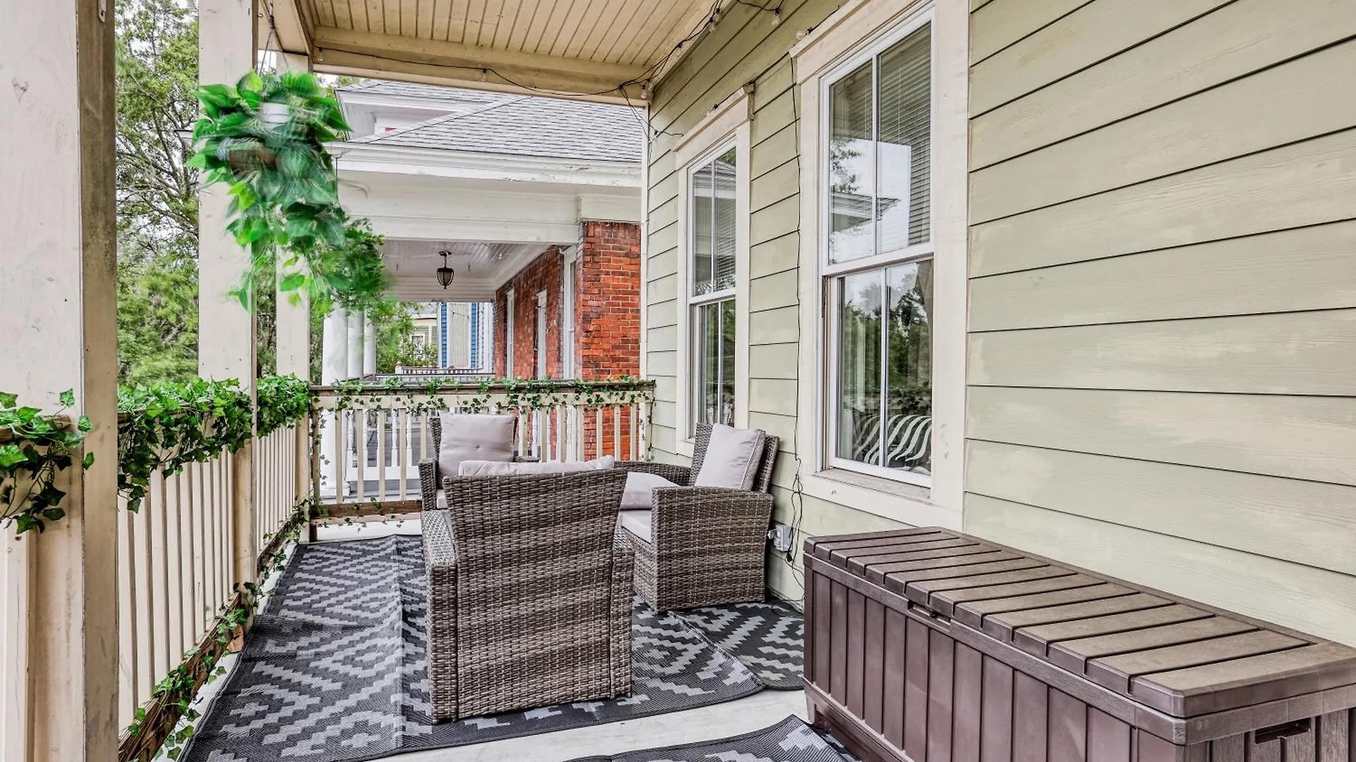 Holiday home 5 Min To Starland, Dt, Forsyth & River St - 2 Balcony Savannah