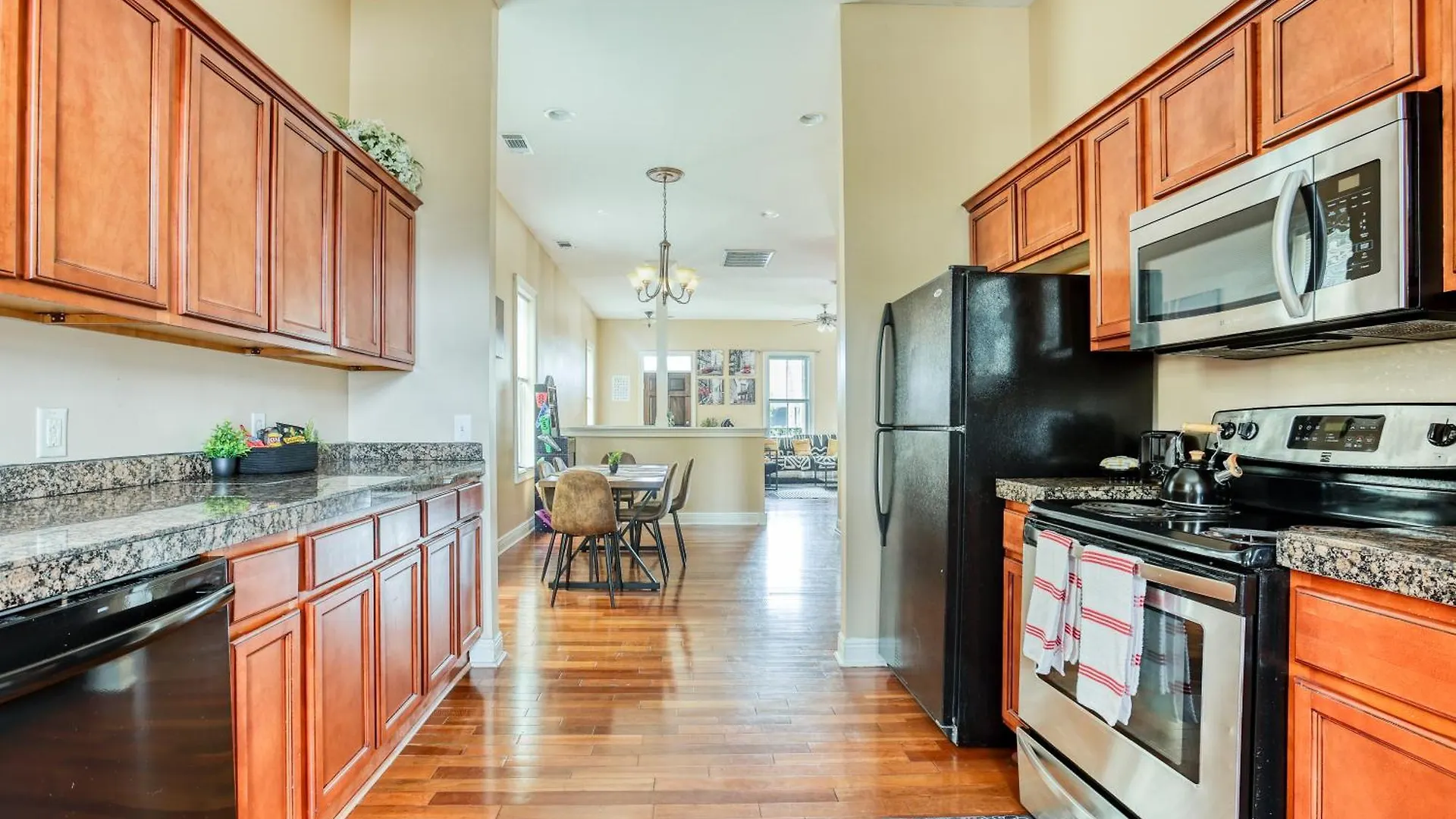 Holiday home 5 Min To Starland, Dt, Forsyth & River St - 2 Balcony Savannah United States